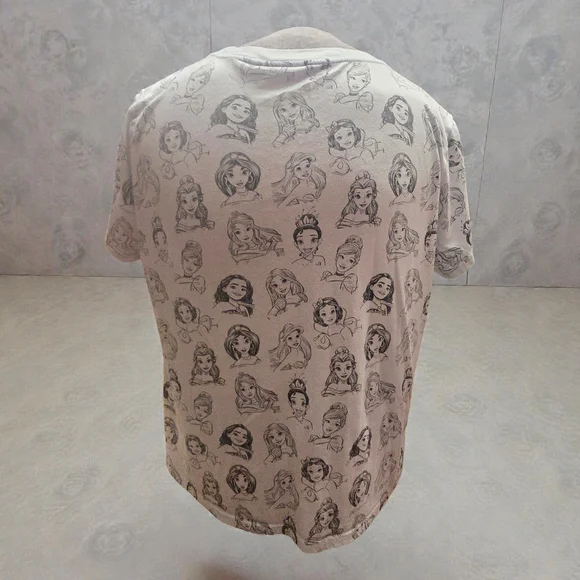 Gray Disney Princess T-shirt Size 2X - Picture 3 of 4